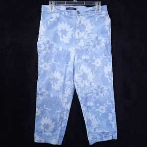 Bill Blass Jeans‎ Woman's Light Blue Floral Size Medium? #B97